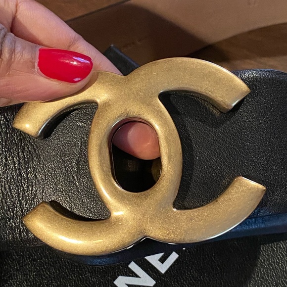 Chanel large leather black CC Logo Turn-lock Belt - Picture 8 of 8